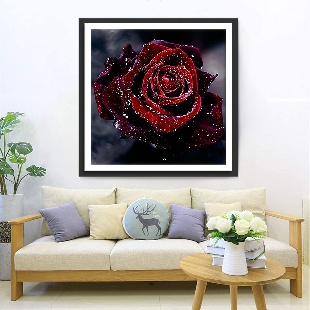 Dunkelrote Rose mit Tautropfen Diamond Painting