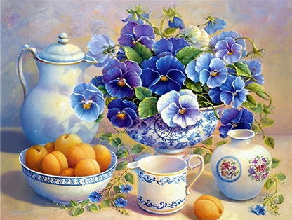 Lila Blumen, Porzellan und Aprikosen Diamond Painting