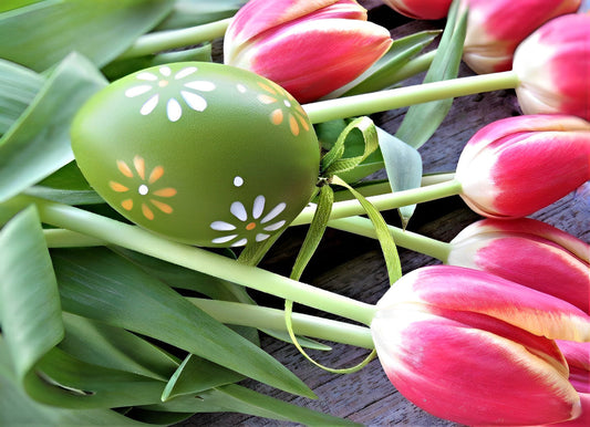 Peinture diamant oeuf de Pâques vert et tulipes roses